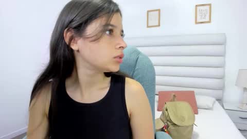 tatiana_arboleda online show from September 12, 2025, 3:34 pm