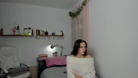 Tatianna online show from November 11, 2025, 9:42 am