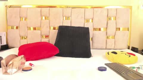 Snapshot of tattaa_3 chatting on February 7, 2025, 8:10 pm tattaa 3 online show from February 7, 2025, 8:10 pm