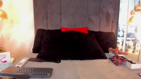 Snapshot of tattofoxx__ chatting on December 5, 2025, 12:47 pm Tatto Fox online show from December 5, 2025, 12:47 pm