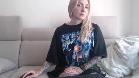 tattoobbgirl online show from October 10, 2025, 3:22 pm