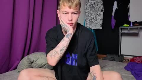 Alex but u can call me Theo online show from October 1, 2025, 4:51 am