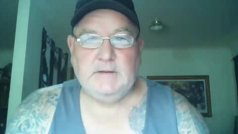 Snapshot of tattzsexy chatting on October 30, 2025, 10:43 pm tattzsexy online show from October 30, 2025, 10:43 pm