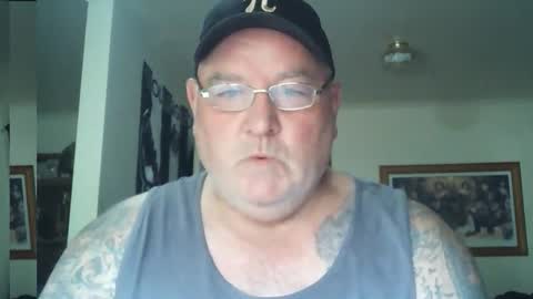 Snapshot of tattzsexy chatting on November 21, 2025, 10:19 pm tattzsexy online show from November 21, 2025, 10:19 pm