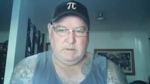 Snapshot of tattzsexy chatting on December 16, 2025, 10:26 pm tattzsexy online show from December 16, 2025, 10:26 pm
