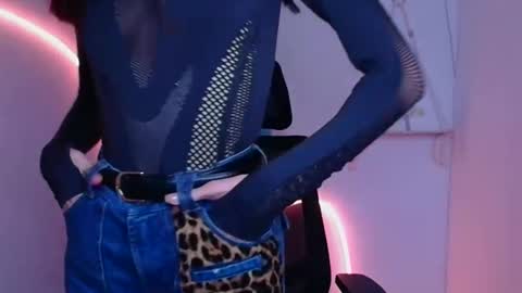 Snapshot of tayavibe chatting on December 18, 2025, 6:41 am Taya online show from December 18, 2025, 6:41 am