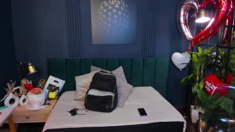 Snapshot of taylor_bennet chatting on February 19, 2025, 12:11 pm Taylor Bennet online show from February 19, 2025, 12:11 pm