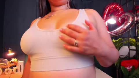 Snapshot of taylor_bennet chatting on February 21, 2025, 10:26 pm Taylor Bennet online show from February 21, 2025, 10:26 pm