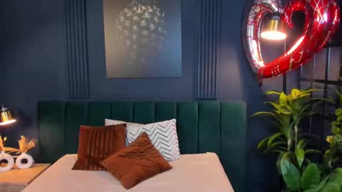 Snapshot of taylor_bennet chatting on February 27, 2025, 12:13 pm Taylor Bennet online show from February 27, 2025, 12:13 pm