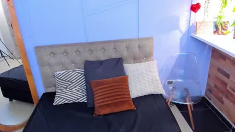 Snapshot of taylor_bennet chatting on October 23, 2025, 12:04 pm Taylor Bennet online show from October 23, 2025, 12:04 pm