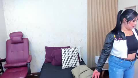 Snapshot of taylor_bennet chatting on November 3, 2025, 12:06 pm Taylor Bennet online show from November 3, 2025, 12:06 pm