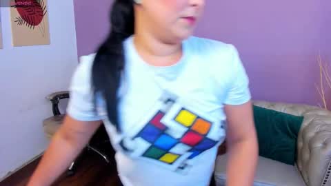 Snapshot of taylor_bennet chatting on December 2, 2025, 7:09 pm Taylor Bennet online show from December 2, 2025, 7:09 pm