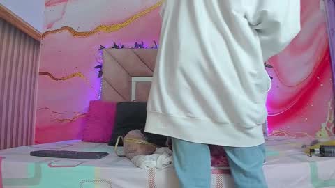 Oriana online show from December 4, 2025, 10:57 am