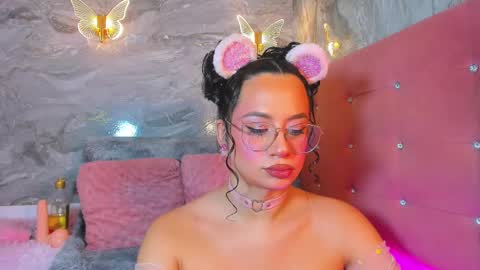 Taylor Sanz online show from October 11, 2025, 2:44 am