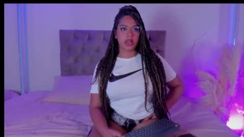 Snapshot of taylor_sexyy chatting on October 19, 2025, 4:57 am Taylor  online show from October 19, 2025, 4:57 am