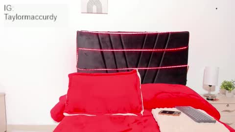 taylormaccurdy_ online show from November 28, 2025, 2:53 pm