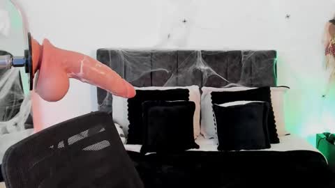 Snapshot of taylormaxwell chatting on October 24, 2025, 11:01 pm Taylor online show from October 24, 2025, 11:01 pm