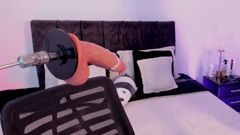 Snapshot of taylormaxwell chatting on December 1, 2025, 9:20 pm Taylor online show from December 1, 2025, 9:20 pm