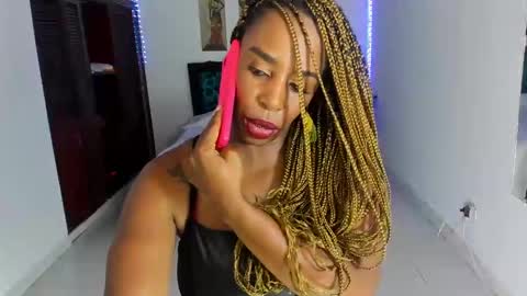 Snapshot of taylorslims chatting on February 16, 2025, 2:10 pm taylorslims online show from February 16, 2025, 2:10 pm