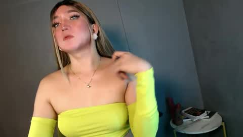 Snapshot of te_amo28 chatting on February 27, 2025, 10:42 pm ellaine online show from February 27, 2025, 10:42 pm