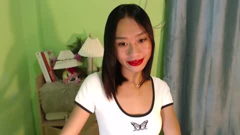 Snapshot of teamo_kiara chatting on February 2, 2025, 4:05 am your future wife online show from February 2, 2025, 4:05 am
