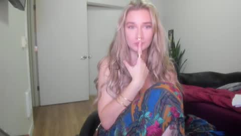 Snapshot of teamtragic chatting on December 31, 2024, 4:27 am Katy online show from December 31, 2024, 4:27 am