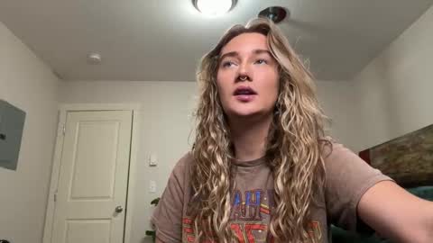 Snapshot of teamtragic chatting on November 3, 2025, 2:13 am Katy online show from November 3, 2025, 2:13 am