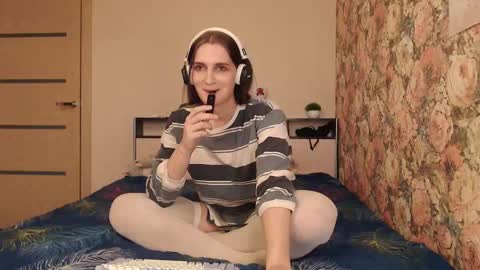 Snapshot of tearjuly chatting on November 26, 2025, 9:32 am July online show from November 26, 2025, 9:32 am