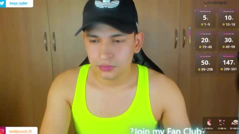 Snapshot of teddy_cowboy chatting on February 4, 2025, 10:43 am Follow me on Twitter boys ryder and instagram teddyscoot 12 online show from February 4, 2025, 10:43 am