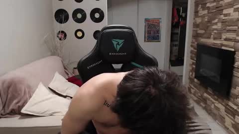 Teddy online show from November 22, 2025, 9:58 pm