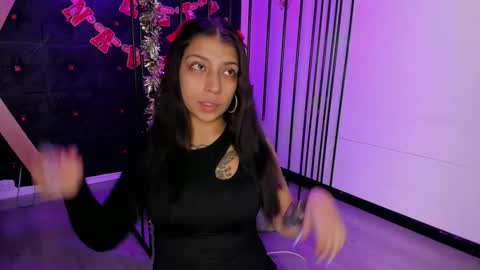 Snapshot of teeennaugthy18 chatting on December 14, 2025, 3:01 am Tayloor online show from December 14, 2025, 3:01 am