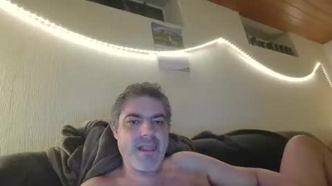 Peter online show from November 9, 2025, 7:34 pm