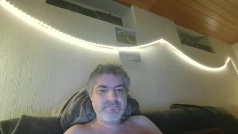 Peter online show from November 17, 2025, 5:52 pm