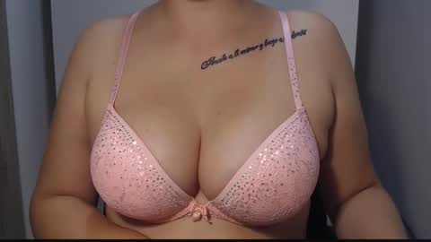 Snapshot of teeyara_ chatting on September 22, 2025, 1:57 pm Teeyara  online show from September 22, 2025, 1:57 pm