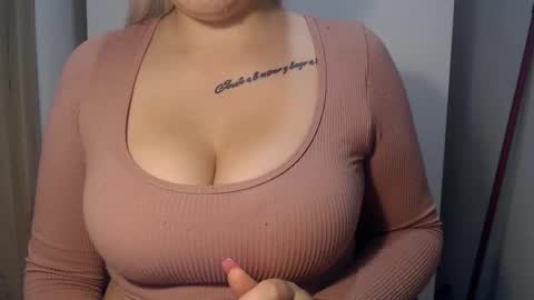 Snapshot of teeyara_ chatting on September 27, 2025, 7:30 pm Teeyara  online show from September 27, 2025, 7:30 pm