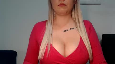 Snapshot of teeyara_ chatting on October 1, 2025, 6:25 pm Teeyara  online show from October 1, 2025, 6:25 pm