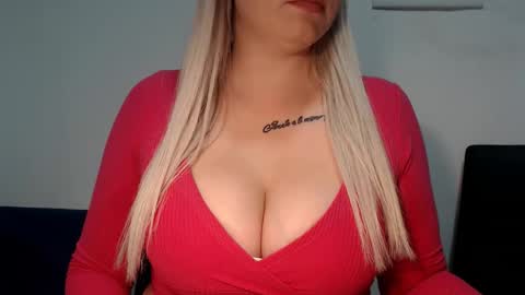 Snapshot of teeyara_ chatting on October 2, 2025, 4:25 pm Teeyara  online show from October 2, 2025, 4:25 pm