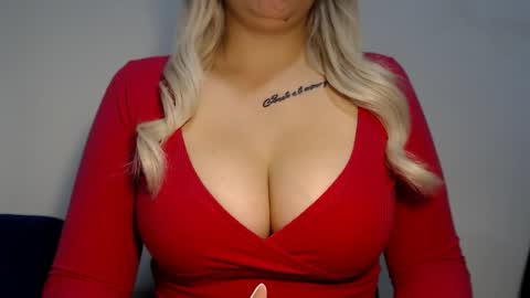 Snapshot of teeyara_ chatting on October 11, 2025, 6:45 am Teeyara  online show from October 11, 2025, 6:45 am