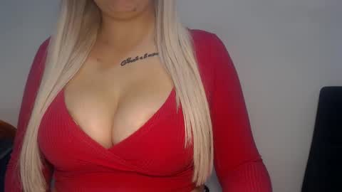 Snapshot of teeyara_ chatting on October 25, 2025, 7:27 am Teeyara  online show from October 25, 2025, 7:27 am