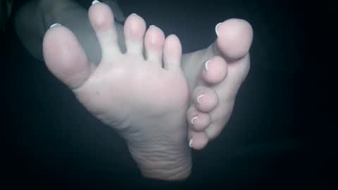 Viv West online show from October 21, 2025, 3:51 am