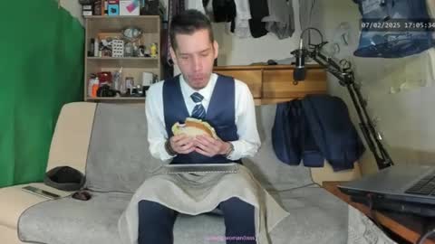 Snapshot of telepaticman chatting on February 7, 2025, 4:03 pm Virg Lszl online show from February 7, 2025, 4:03 pm