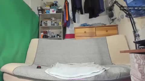 Snapshot of telepaticman chatting on February 10, 2025, 11:34 pm Virg Lszl online show from February 10, 2025, 11:34 pm