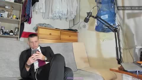 Snapshot of telepaticman chatting on February 16, 2025, 8:00 pm Virg Lszl online show from February 16, 2025, 8:00 pm