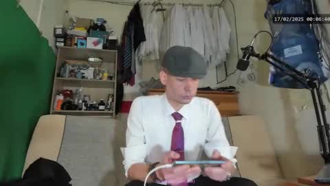 Snapshot of telepaticman chatting on February 16, 2025, 11:05 pm Virg Lszl online show from February 16, 2025, 11:05 pm