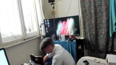 Snapshot of telepaticman chatting on November 11, 2025, 11:21 am Virg Lszl online show from November 11, 2025, 11:21 am