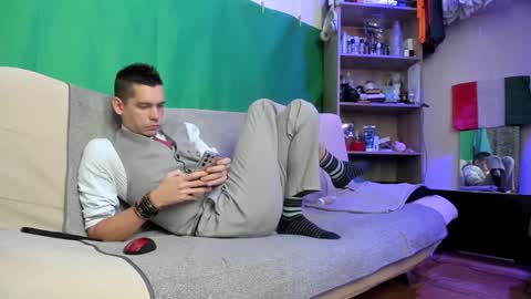 Snapshot of telepaticman chatting on November 30, 2025, 12:20 pm Virg Lszl online show from November 30, 2025, 12:20 pm