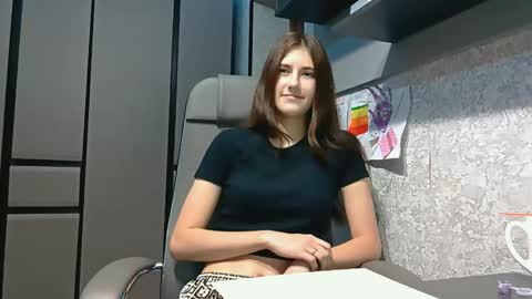 Snapshot of tempiebunting chatting on October 10, 2025, 5:06 am Alice online show from October 10, 2025, 5:06 am