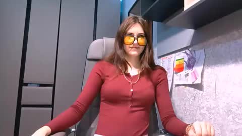 Snapshot of tempiebunting chatting on October 15, 2025, 6:02 am Alice online show from October 15, 2025, 6:02 am