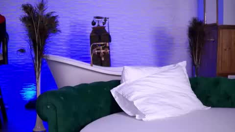 Snapshot of temptingelle chatting on December 14, 2025, 9:47 am Elle online show from December 14, 2025, 9:47 am