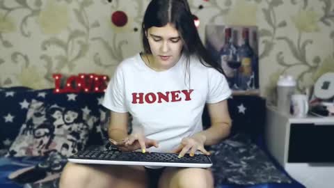 Snapshot of tender__ada chatting on February 21, 2025, 2:27 pm Ada online show from February 21, 2025, 2:27 pm